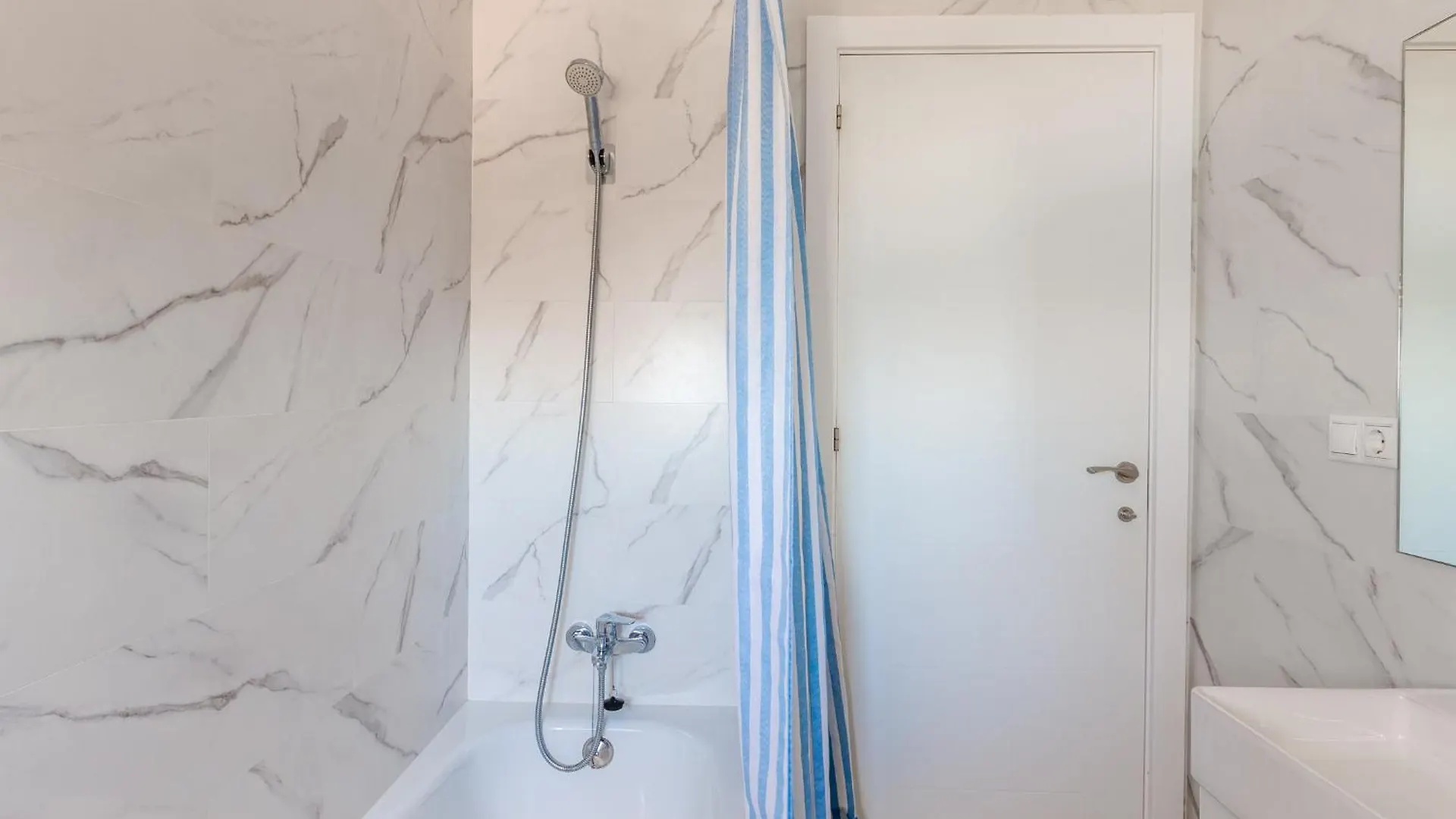 Apartment Atico Con Garaje En 1º Linea De Playa Almeria