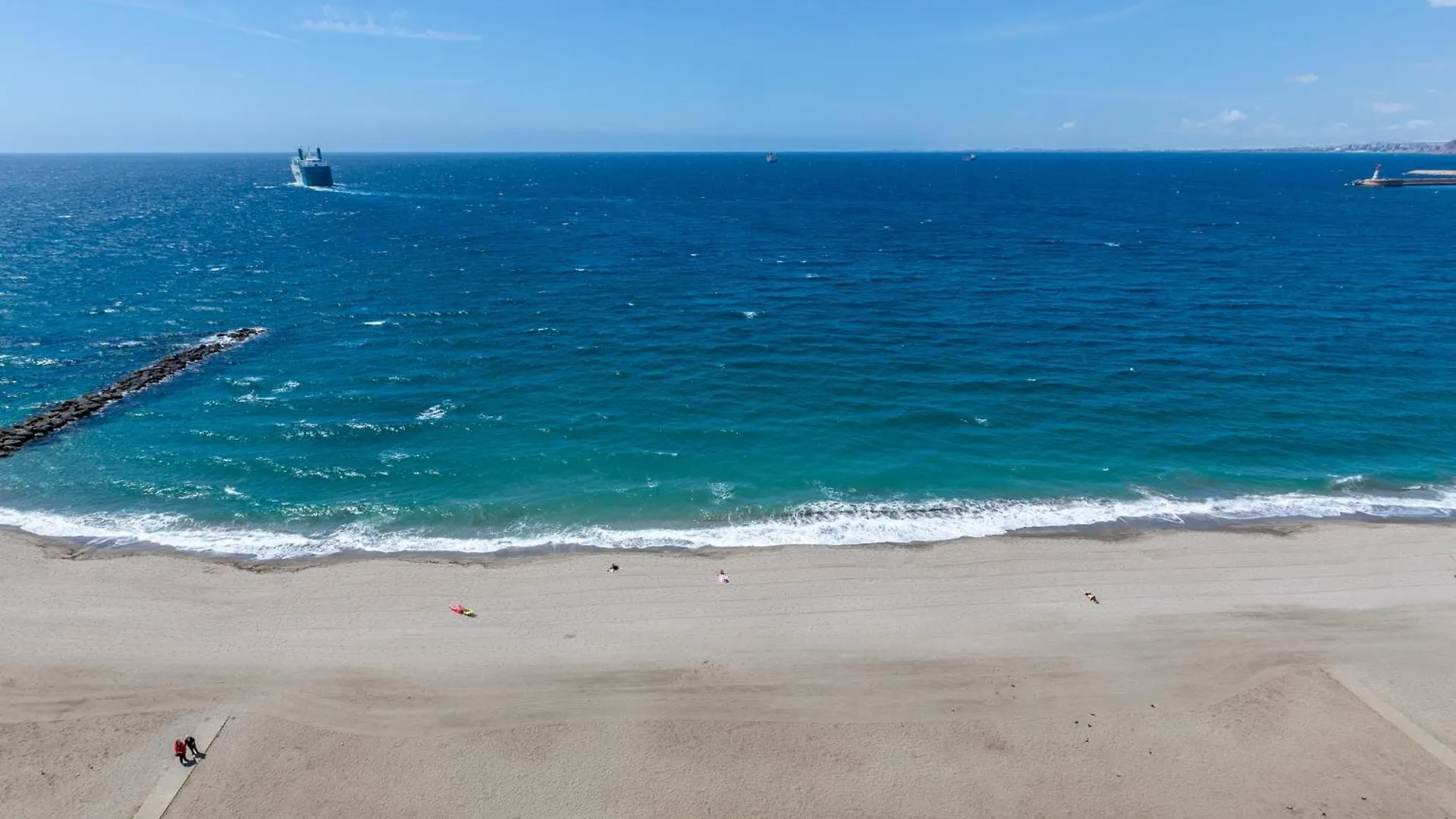 Atico Con Garaje En 1º Linea De Playa Almeria