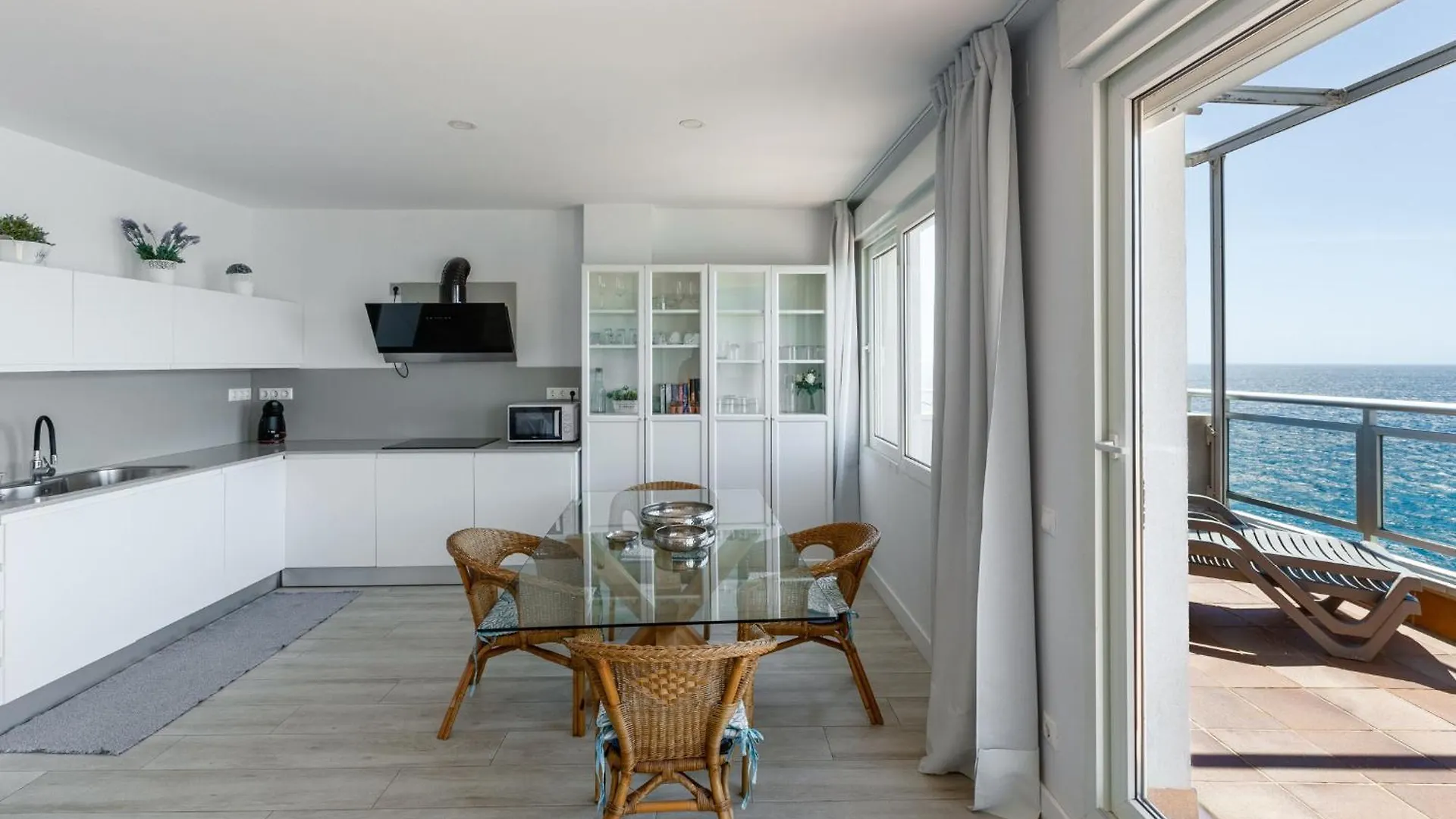 Apartment Atico Con Garaje En 1º Linea De Playa Almeria