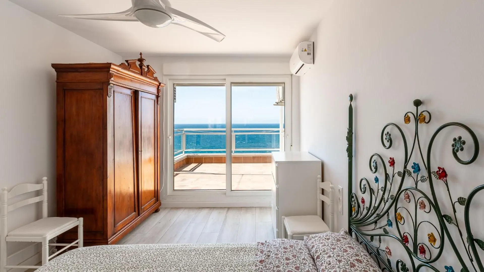 Atico Con Garaje En 1º Linea De Playa Almeria Apartment