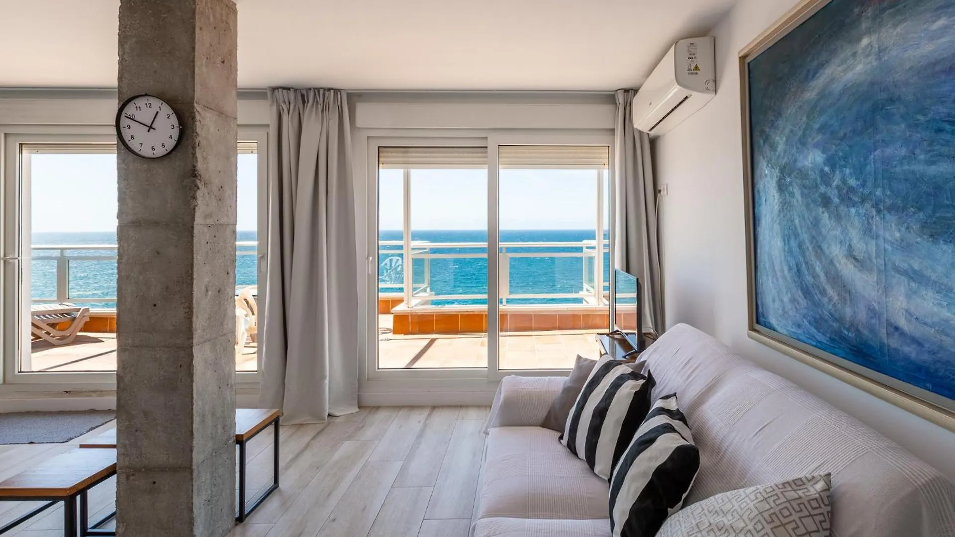 Atico Con Garaje En 1º Linea De Playa Almeria Apartment